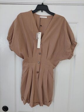 Mustard Seed Taupe Button-Front Romper Small